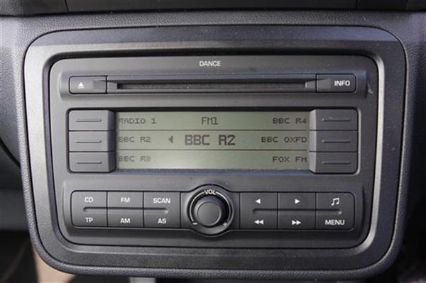 Skoda Fabia No LW radio Parkers